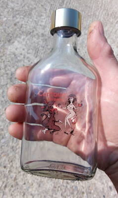 Fľaša Flask 0,2 L s obtiskom "Čertove kvapky"